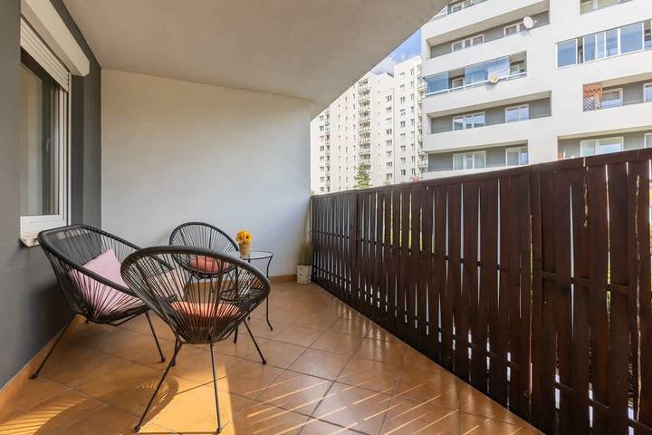 Appartamento intero, Modern Apartment | 2 Balconies, Parking, Close to Metro in Targówek, Varsavia