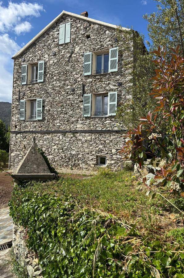Maison de campagne pour 2 personnes, avec jardin et piscine à Murato - 2