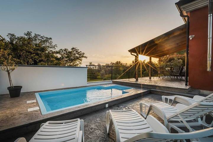 Ferienhaus für 5 Personen, mit Whirlpool und Garten sowie Balkon in Umag