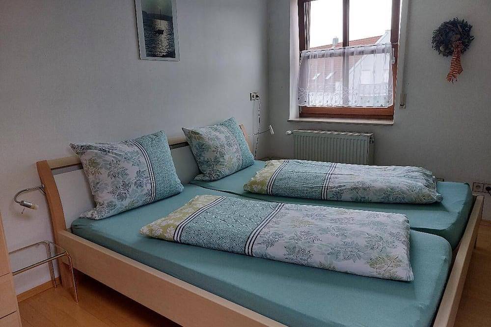 Ganze Wohnung, Großzügige Ferienwohnung (70 qm) mit zwei Schlafzimmern in zentraler Lage in Kelheim, Ostbayern