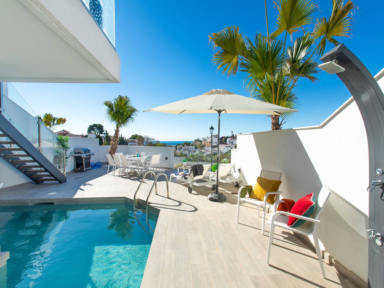 Royal Palm in Playa de Burriana, El Capistrano