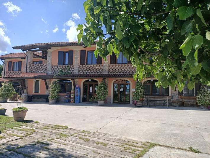 Appartamento per 3 persone, con Terrazza e Giardino a Canelli (Comune)