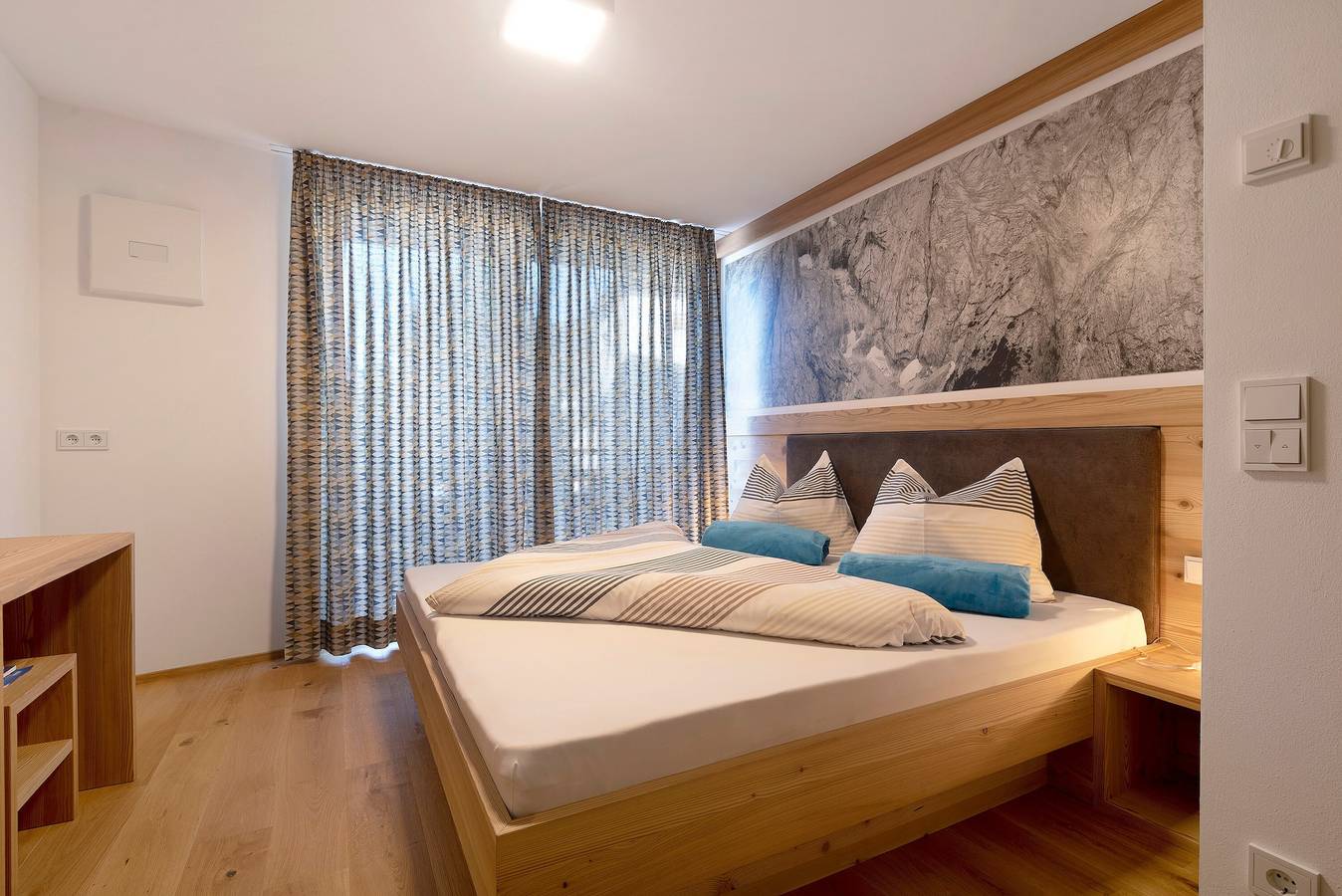 Ganze Wohnung, Ferienwohnung "Noreia Pitla" mit Bergblick, Pool, Wlan, Garten, Terrasse & Balkon in St. Ulrich in Gröden, Dolomiti Superski