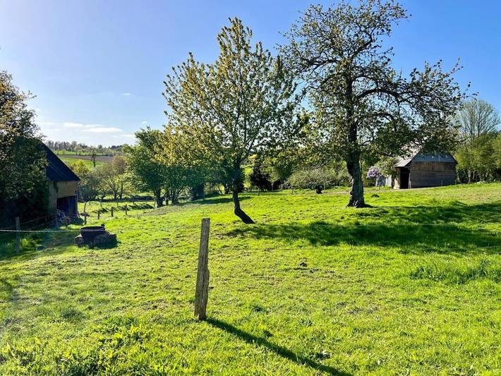 Location de vacances pour 6 personnes, avec vue ainsi que terrasse et jardin à Marcilly - 4
