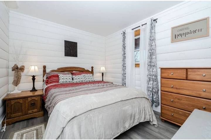 Cottage rentals for 4 people, with garden and terrace in Manitoba