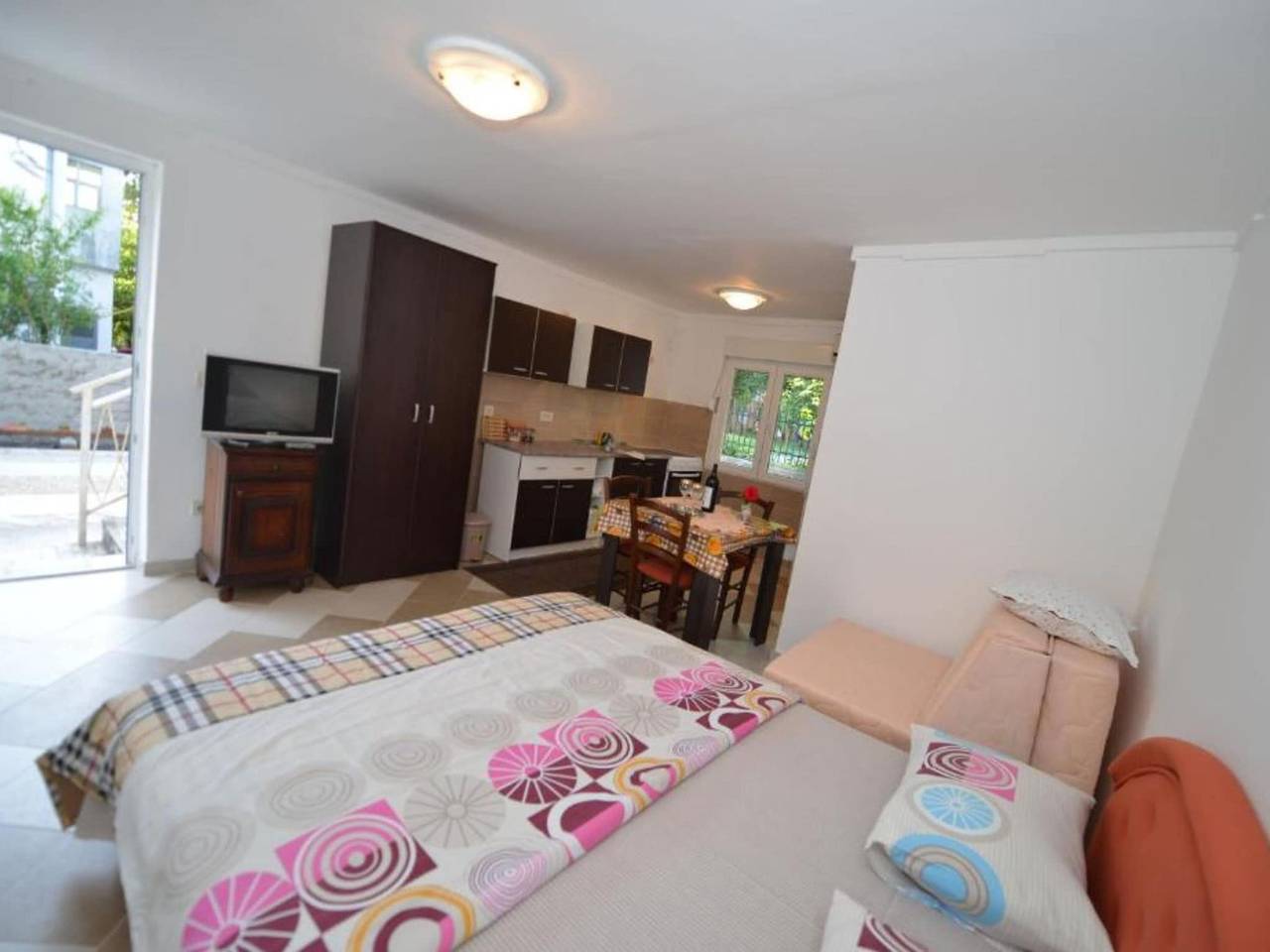 Appartement entier, Studio with Balcony in Tivat in Tivat, Bay of Kotor
