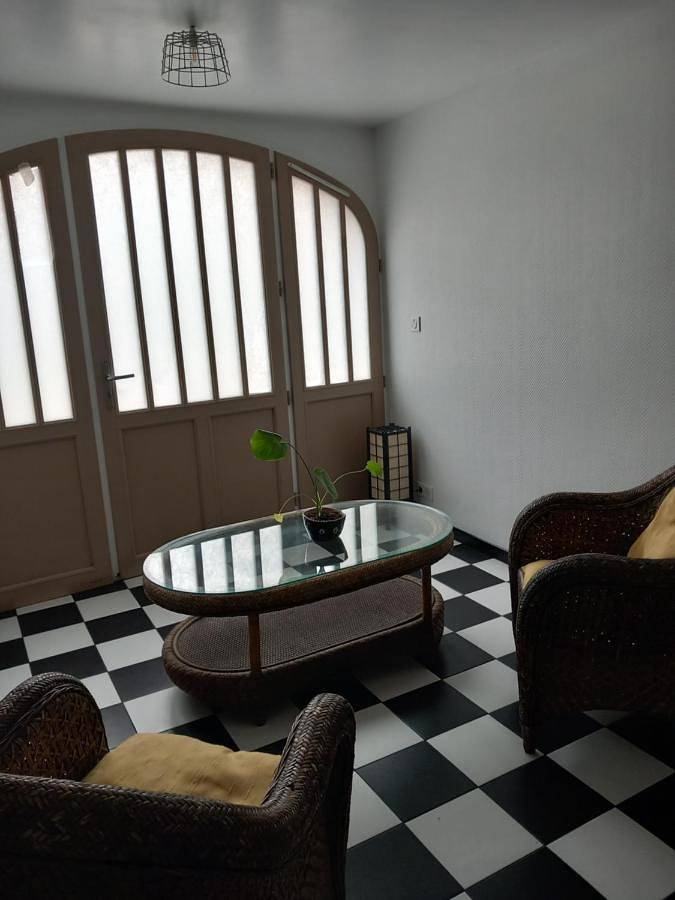 Location de vacances pour 2 personnes, avec vue dans Eglise Notre Dame De Noyers - 3