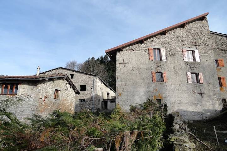 Gîte pour 14 personnes, avec jardin et terrasse à Vollore-Montagne
