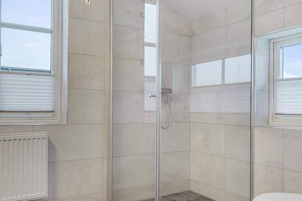 Neue See-Villa 135qm am Vänernsee mit idyllischem Hafenflair + Naturschutzgebiet in Mellerud, Vänern