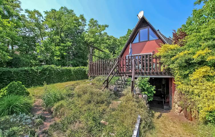 Ferienhaus für 3 Personen, mit Terrasse und Garten sowie Seeblick in Jabel