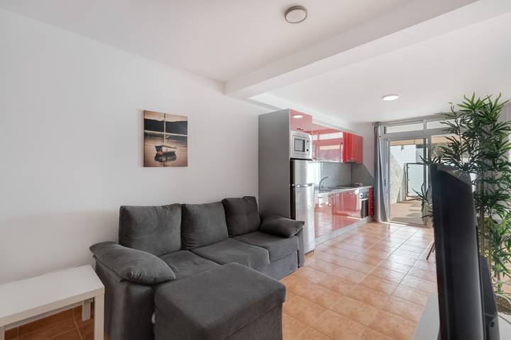 Ganzes Studio, Ferienstudio 'Vv Timón' mit Bergblick, Wlan und Klimaanlage in Puerto de Mogan, Mogán