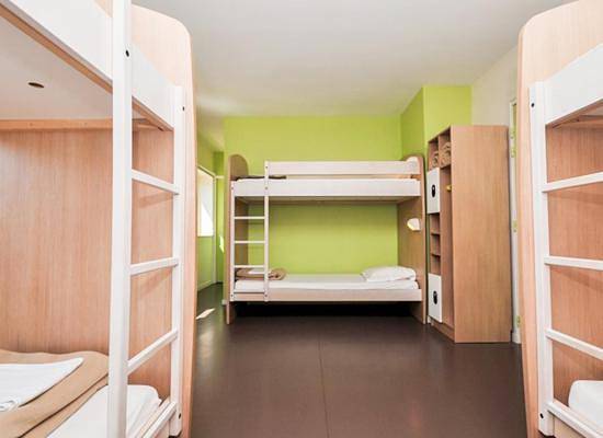 4-Bed Female Dormitory Room in Rochefort, Région de Rochefort