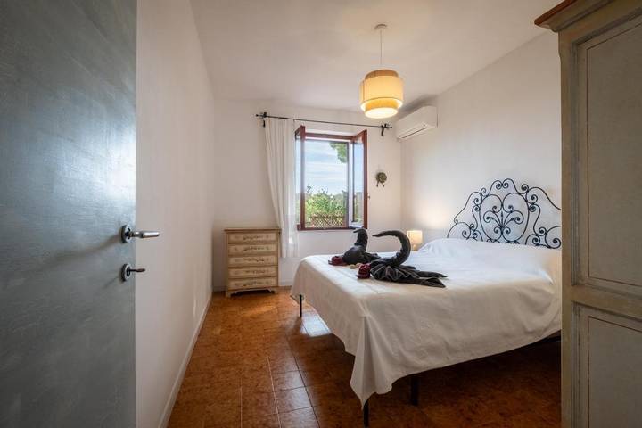 Villa pour 7 personnes, avec vue et jardin dans La Maddalena - 3
