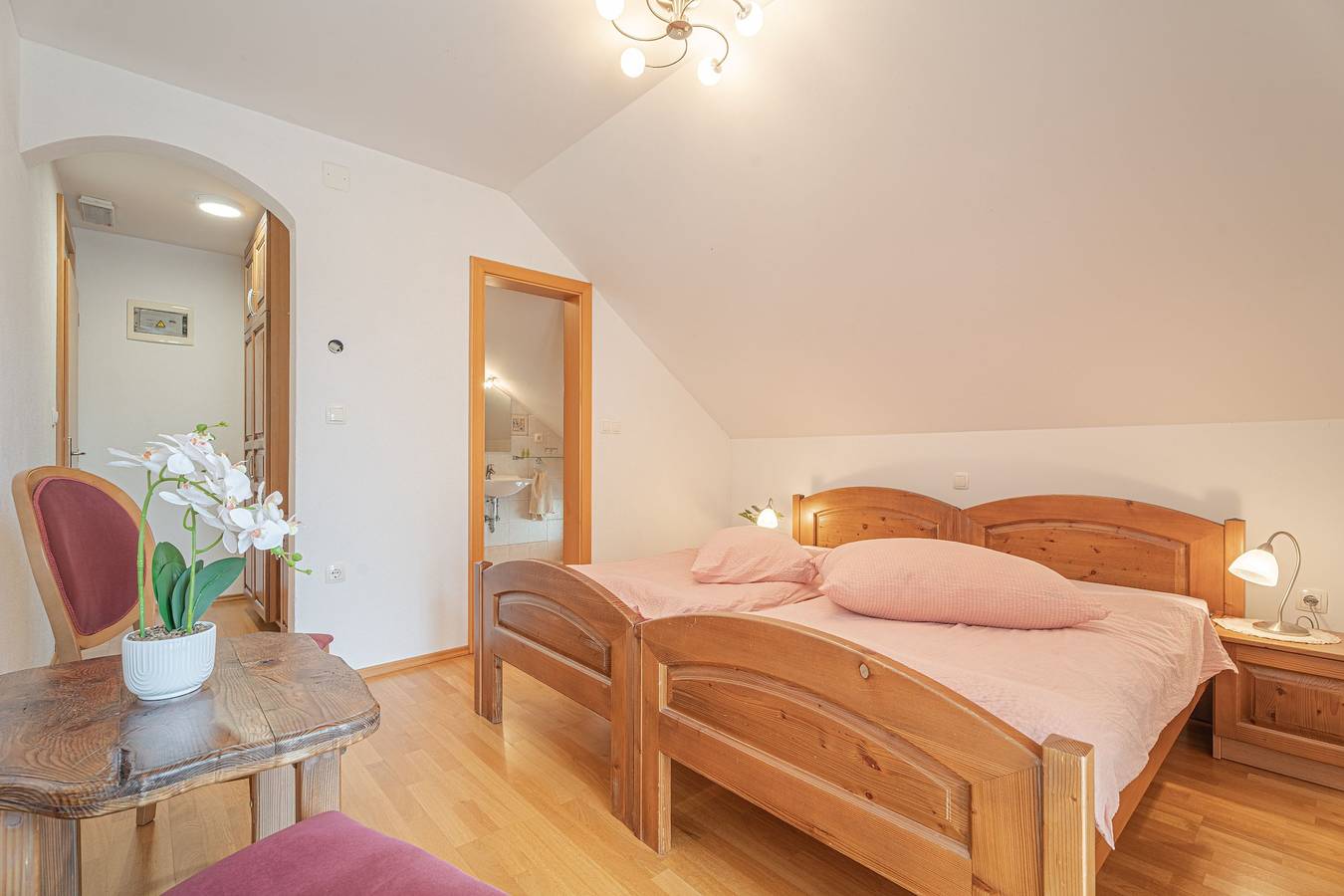 Hotel für 2 Personen mit Balkon in Cerknica, Innerkrain-Karst