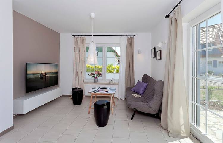 164 Reetdachhaus Kiefernweg 7 in Ostseebad Karlshagen, Karlshagen