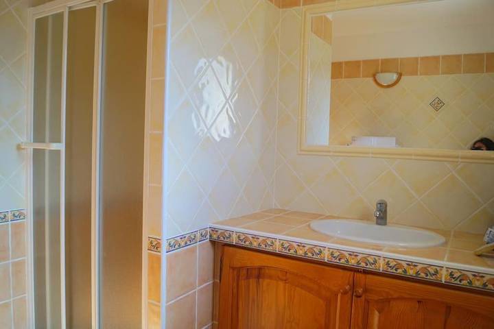 Location de vacances pour 9 personnes, avec terrasse et vue à Estoublon - 4