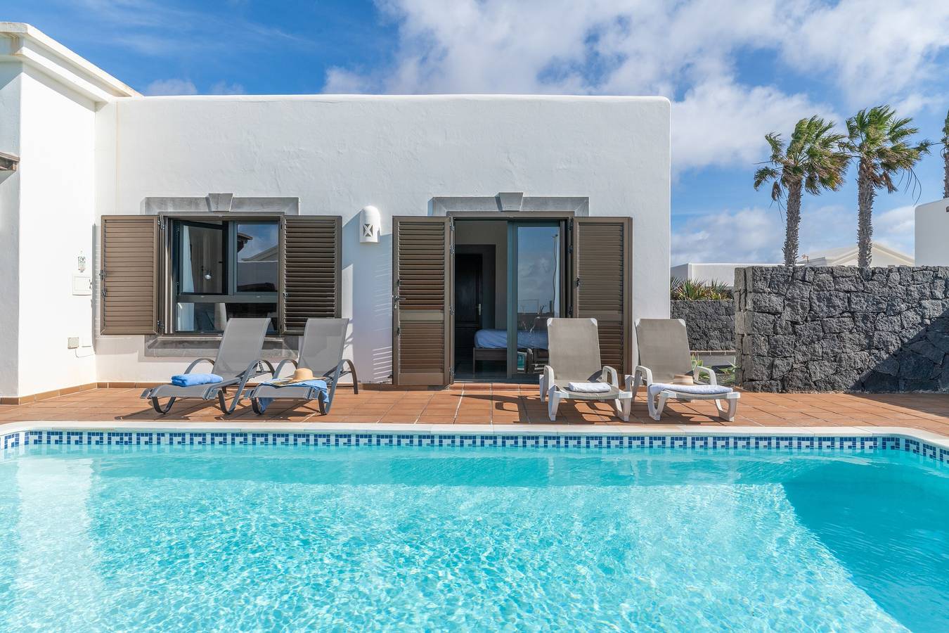 Casa Vacacional 'Alessia, Playa Blanca' con Vistas al Mar, Piscina Privada y Wi-Fi in Montaña Roja, Yaiza