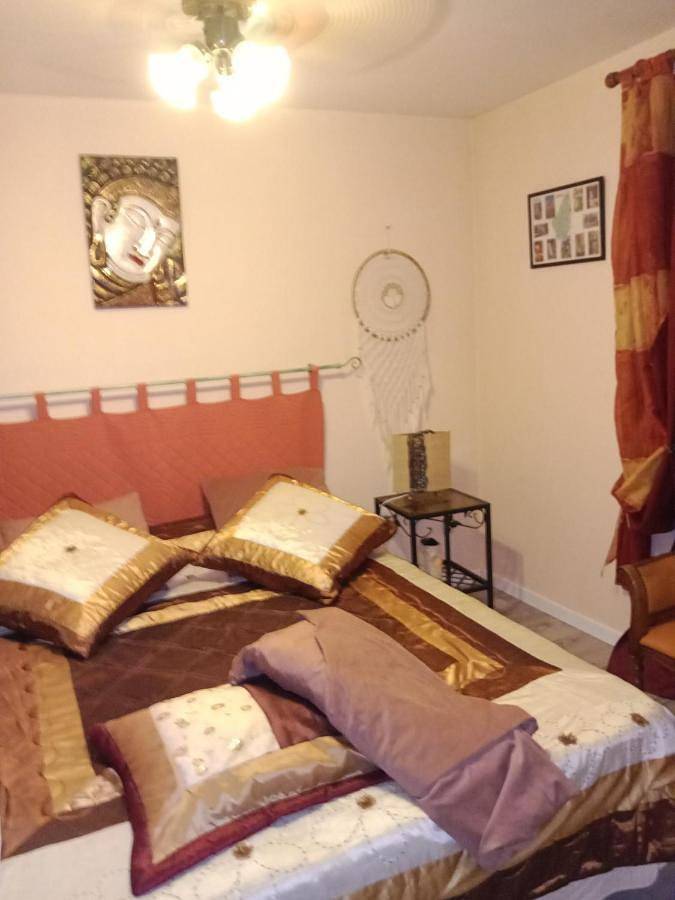 Chambres d'hôtes 25 M2 privé , parking , jardin, piscine, spa, barbecue Ruoms in Ruoms, Ardèche