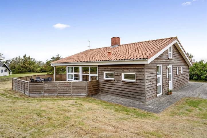 Ferieudlejning for 6 personer, med Terrasse og Sauna i Klitmøller