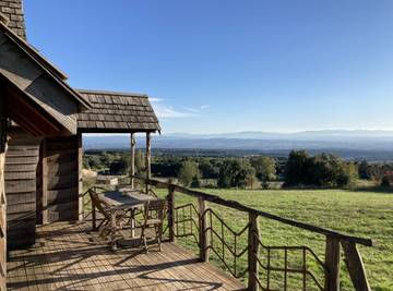 Gîte pour 5 personnes, avec jardin ainsi que terrasse et jacuzzi à Saissac