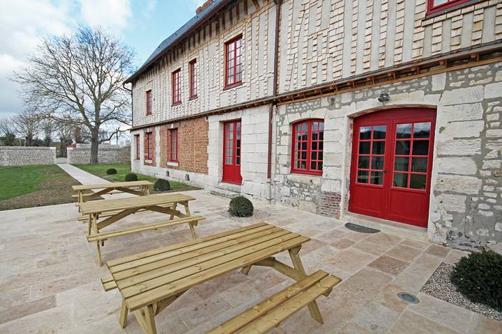Gîte pour 12 personnes, avec terrasse et jardin à Sahurs - 2