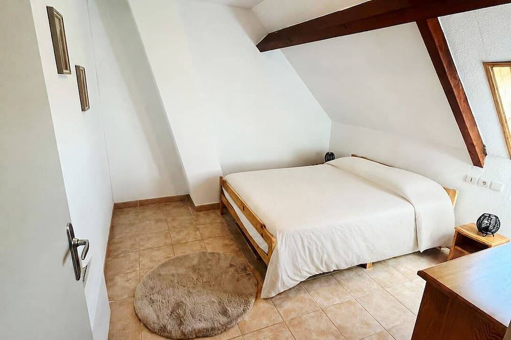 Lovely lakeside chalet in La Salvetat-sur-Agout, Béziers region
