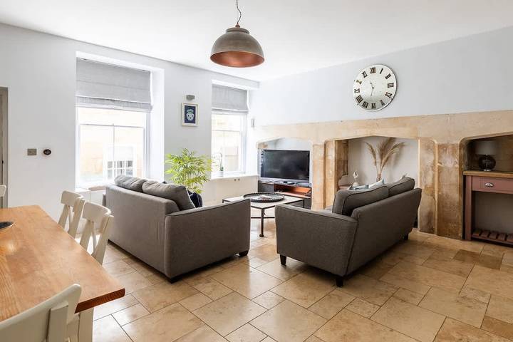 Gîte pour 5 personnes, avec jardin à Bath - 3