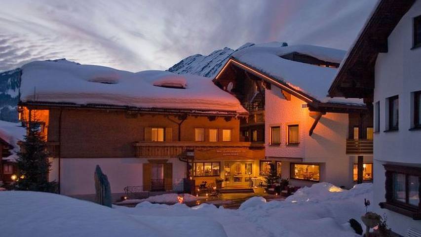 Vacation apartment for 2 people, with yard and balcony, kid friendly in Au