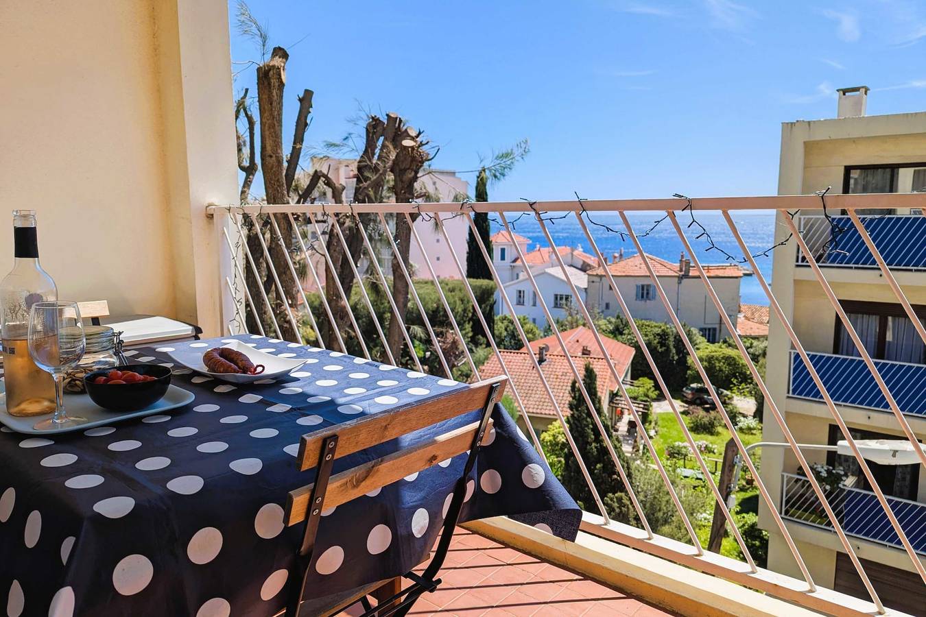 Ganze Wohnung, Ferienwohnung für 2 Personen mit Balkon in Toulon, Toulon Region