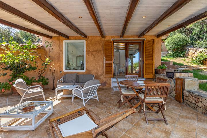 Appartamento intero, Appartamento per vacanze "Casa Passiflora in Costa Smeralda" con vista sul mare, giardino e terrazza in Arzachena, Costa Smeralda