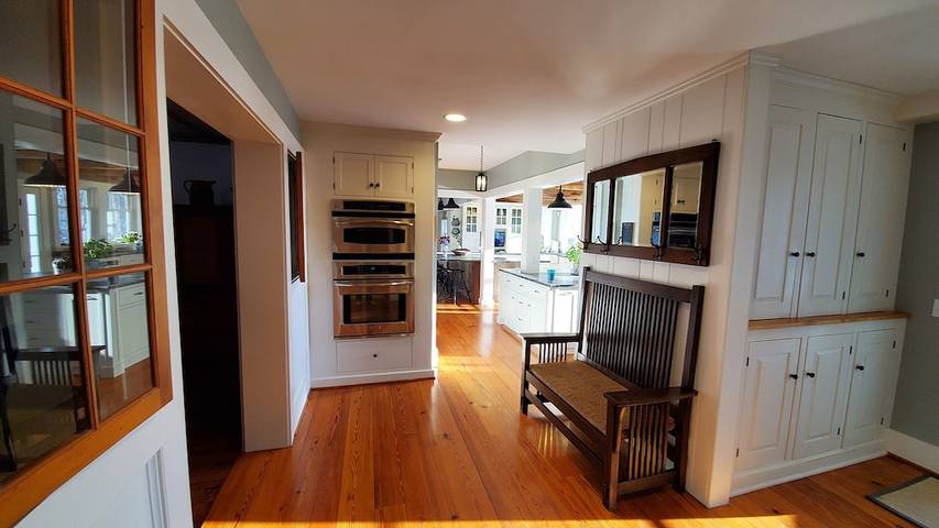 Vacation rental for 16 people, with yard and hot tub, with pets in Finger Lakes