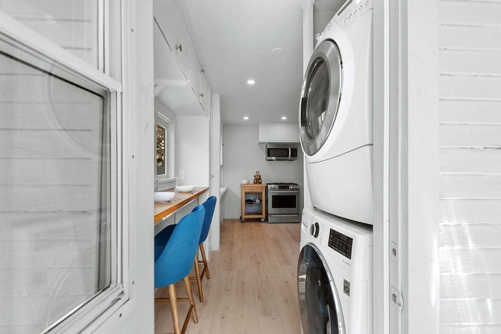  Recently Renovated Retreat for 5 Travelers in Culver City, Los Angeles County