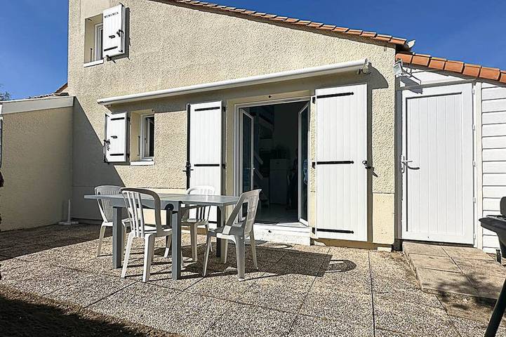 Ferienhaus für 4 Personen, mit Terrasse und Pool in La Palmyre