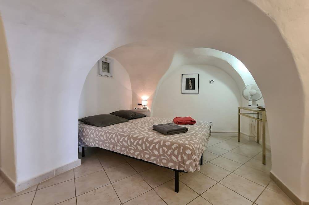 Gîte Lucas 4 pers. piscine et clim à Sommières – Calme, nature & traditions ! in Sommières, Région de Nîmes