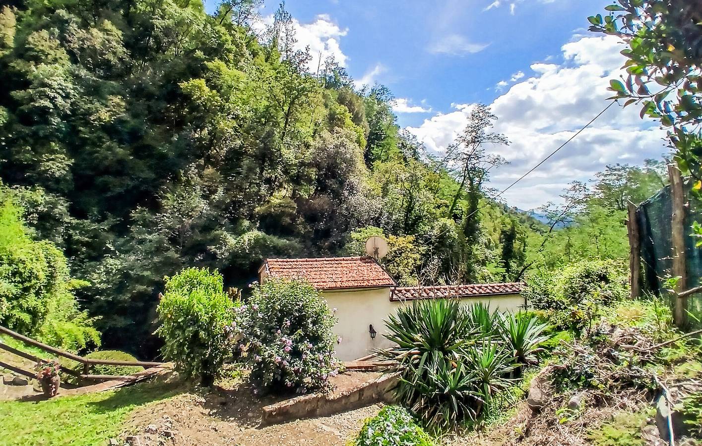 Accogliente appartamento con piscina, giardino e parcheggio in Bagni di Lucca, Provincia di Lucca