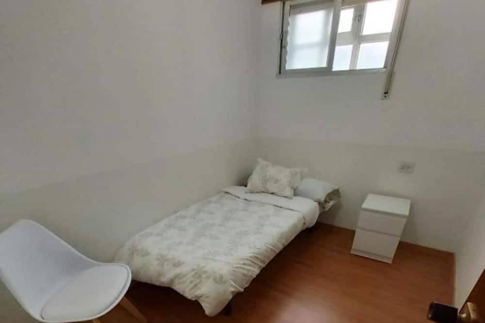 Casa Ricardo Juega Gratis Al Billar in Sada, Galician Coast