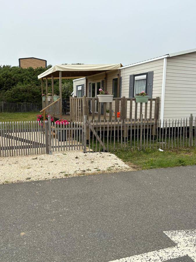Camping pour 6 personnes, avec Terrasse et Jardin ainsi que Piscine et Vue
