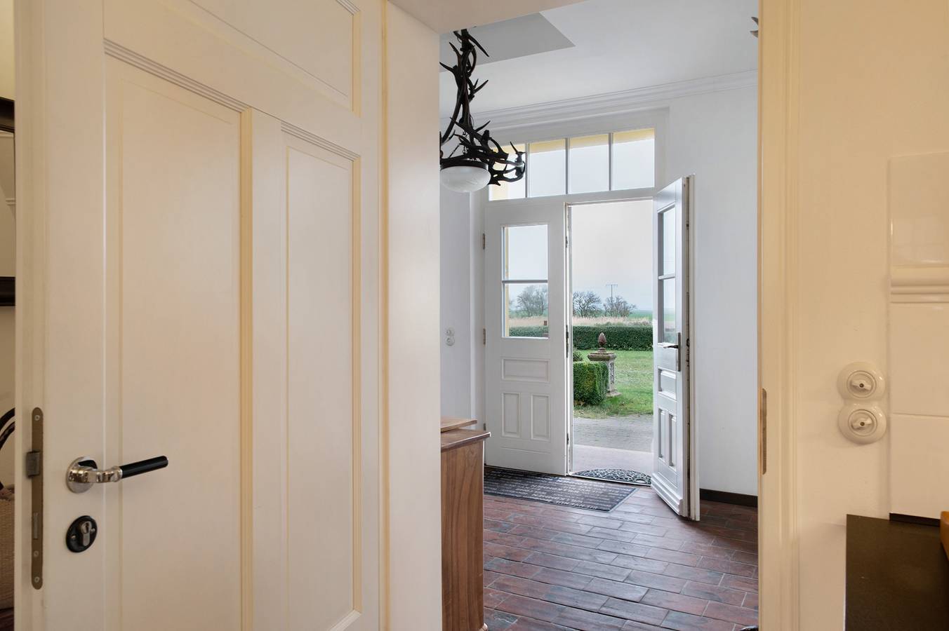 Ganze Wohnung, Ferienwohnung 'Gut Rattelvitz - Parterre Mitte' mit Meerblick, privater Terrasse und Wlan in Gingst, Rügen