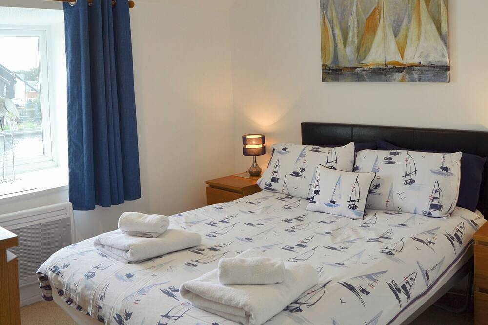 Ideal for a couple or small family wishing to discover the Norfolk Broads. in Wroxham, The Broads