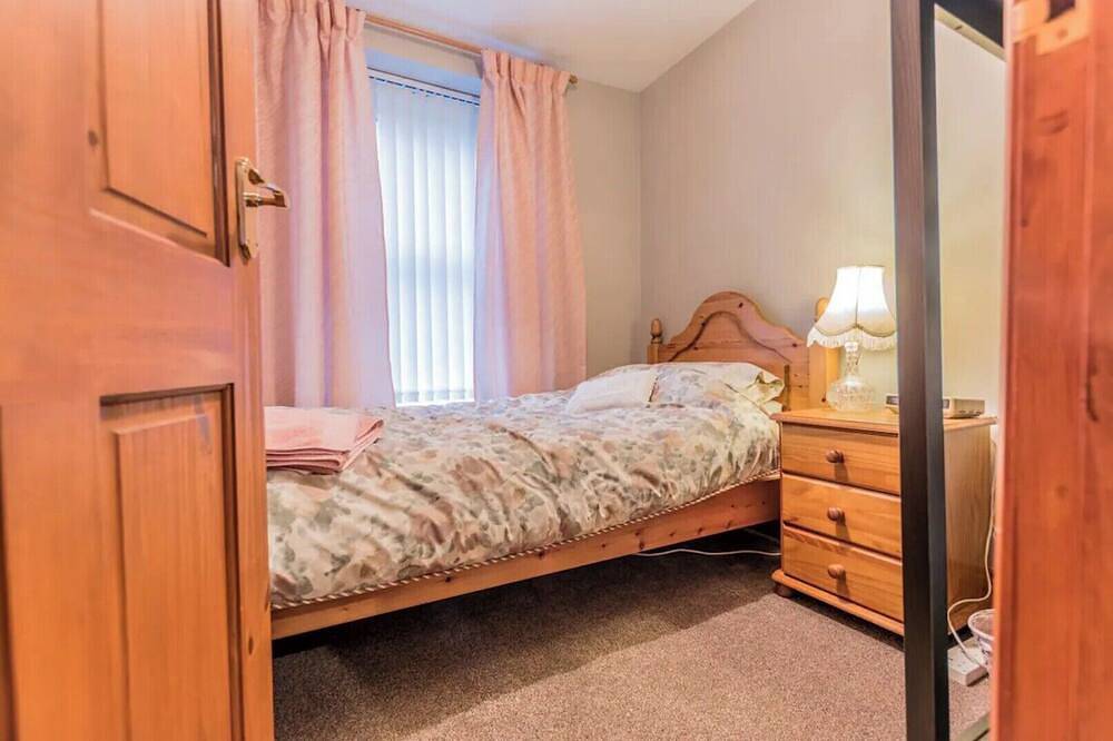 Stanwix Cottage. Walking distance of park and town in Carlisle, Cumbria