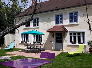 Gîte pour 7 personnes, avec jardin et terrasse dans Treigny-Perreuse-Sainte-Colombe