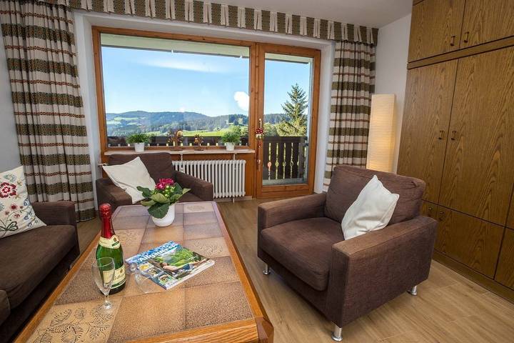 Ferienwohnung für 5 Personen, mit Ausblick und Sauna sowie Garten, kinderfreundlich in Missen-Wilhams