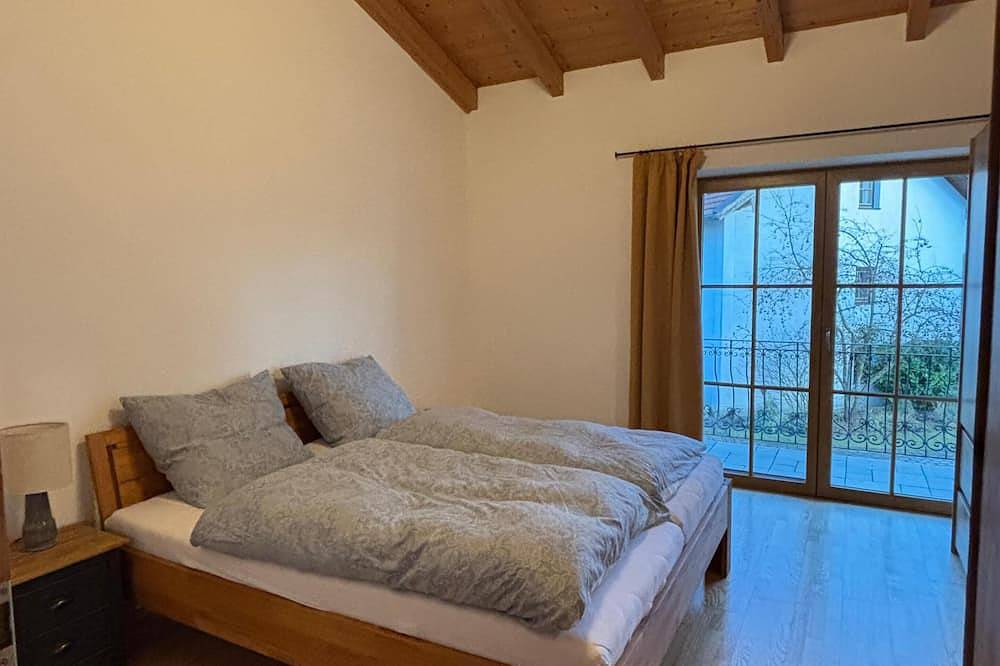 Ganze Wohnung, Helle, gemütliche Ferienwohnung mit Balkon, 70qm in Tittmoning, Rupertiwinkel