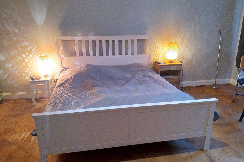 Ganze Wohnung, Riesige Altbauwohnung, 2 Bäder, 3 Wc, 16 m² überdachte Terrasse in Breslau, Niederschlesien