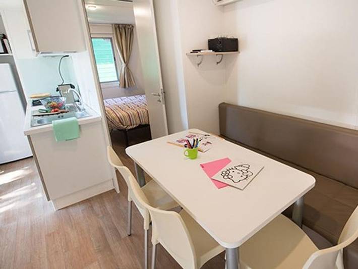 Camping Le Chêne Gris - Mobilheim 6 personen - Comfort | 3 Schlafz. | 6 Pers. | Erhöhte, nicht überdachte Terrasse | Clim in Faremoutiers, Seine-et-Marne