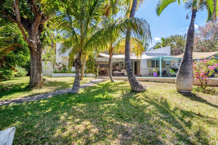 Location de vacances pour 9 personnes, avec terrasse et piscine dans Saint-Gilles les Bains - 4