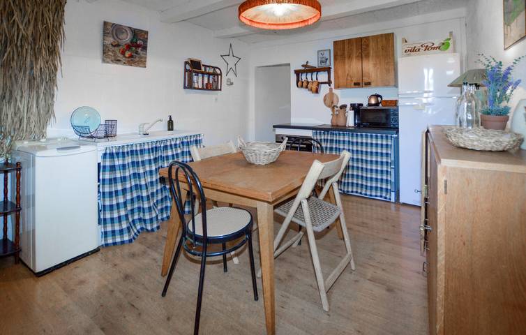 Cozy Sollacaro Apartment with WiFi & AC, near restaurants in Sollacaro, Arrondissement de Sartène