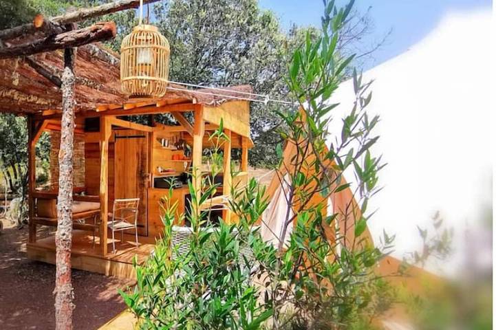 Gîte pour 2 personnes, avec jardin à Castirla