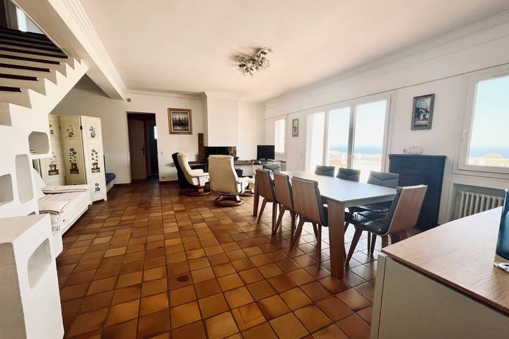 Ferienhaus für 11 Personen, mit Pool und Garten sowie Terrasse, mit Haustier