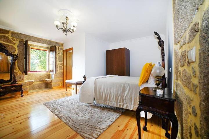 Maison de campagne pour 2 personnes, avec jardin ainsi que piscine et vue dans Amares - 4